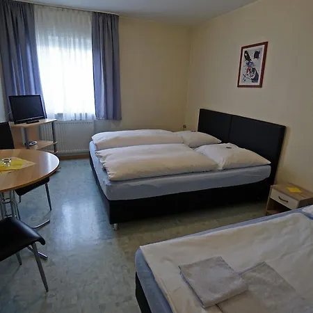 Gastehaus Am Riedweg 2*