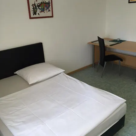 Hotel Gastehaus Am Riedweg Mannheim